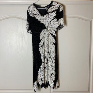 80s VINTAGE BLACK & WHITE FLORAL BEADED SEQUIN DRESS HOLIDAY NYE